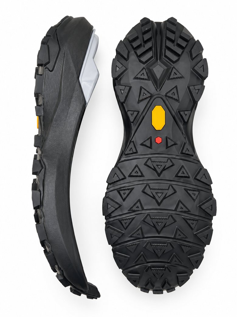 Black lugged outsole
